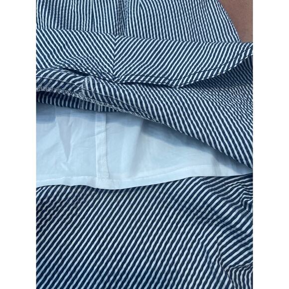 Ann Taylor fit flare seersucker skirt size 0 petite - Picture 4 of 5